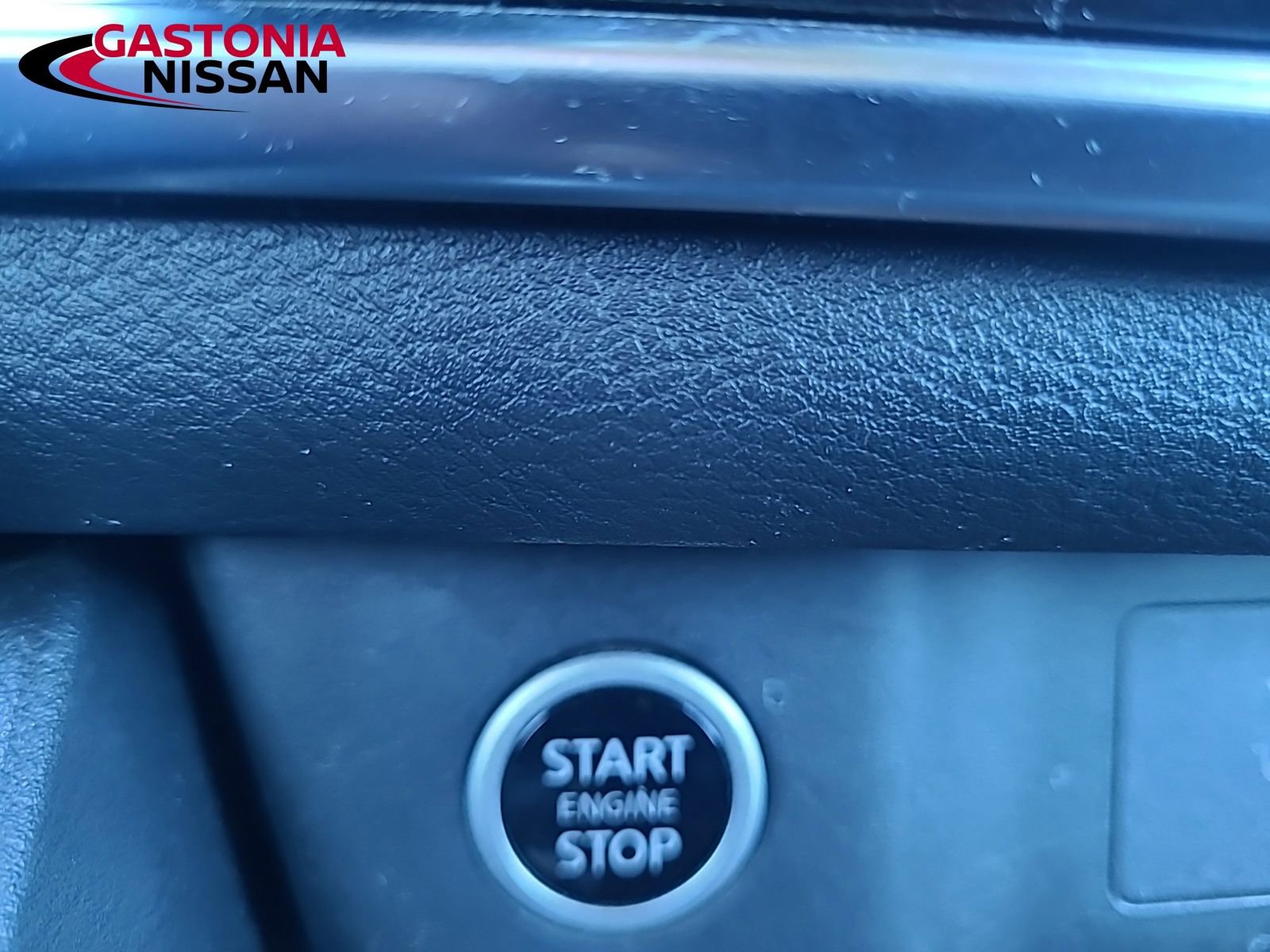 Used 2023 Nissan Rogue SV image 36