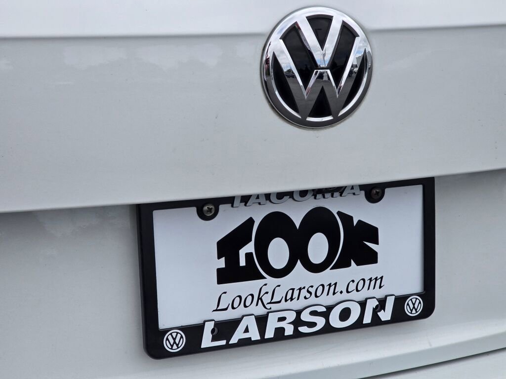 Used 2020 Volkswagen Tiguan SE image 16