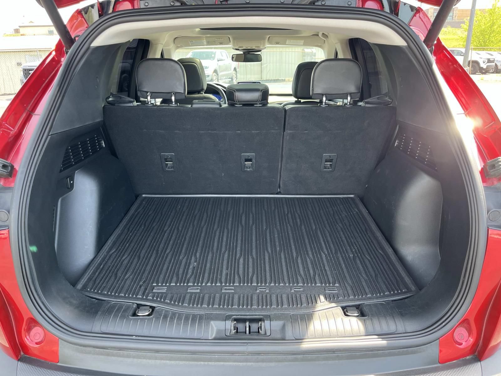 Used 2021 Ford Escape Titanium w/ Titanium Elite Package AWD/4WD image 19