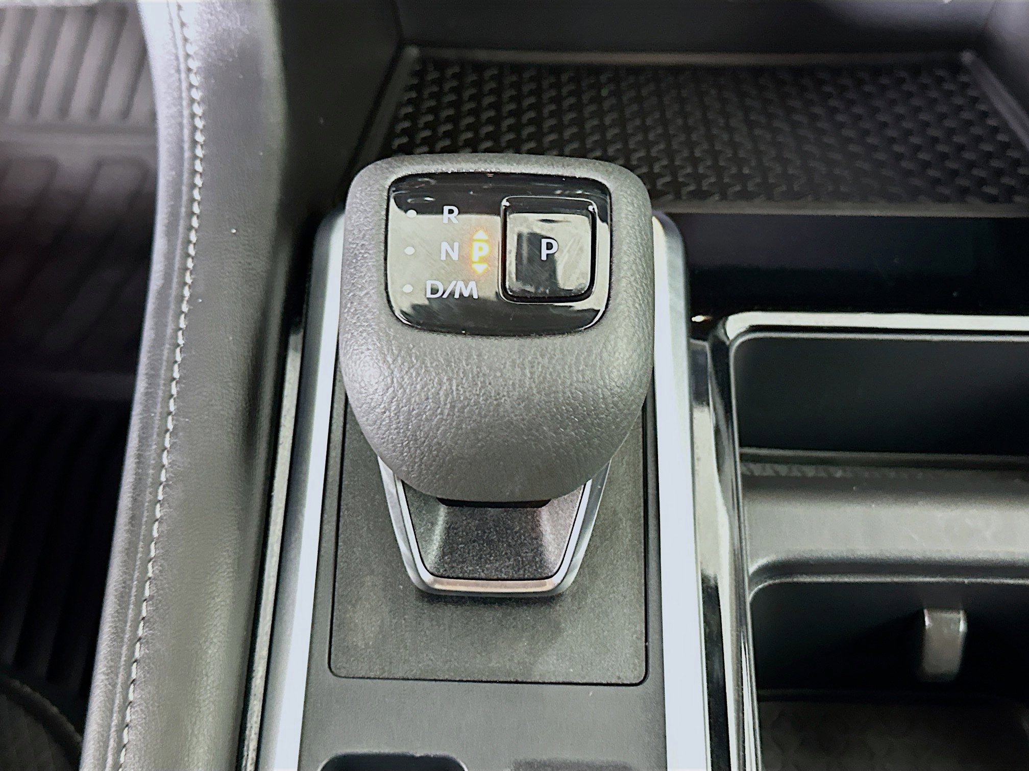 Used 2024 Nissan Pathfinder SV image 24