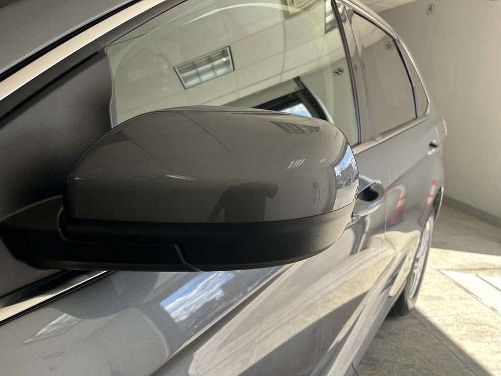 Used 2024 Ford Edge SEL image 11