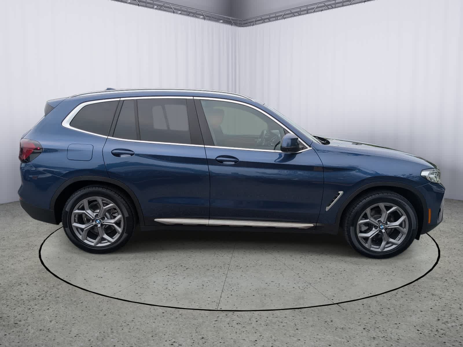 Used 2023 BMW X3 xDrive30i w/ Convenience Package AWD/4WD image 2