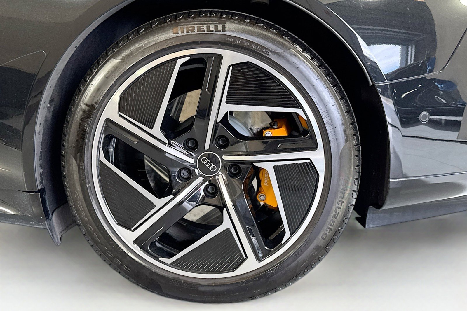 Used 2023 Audi RS e-tron GT image 29