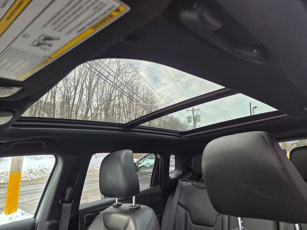 Used 2022 Jeep Compass High Altitude AWD/4WD image 16