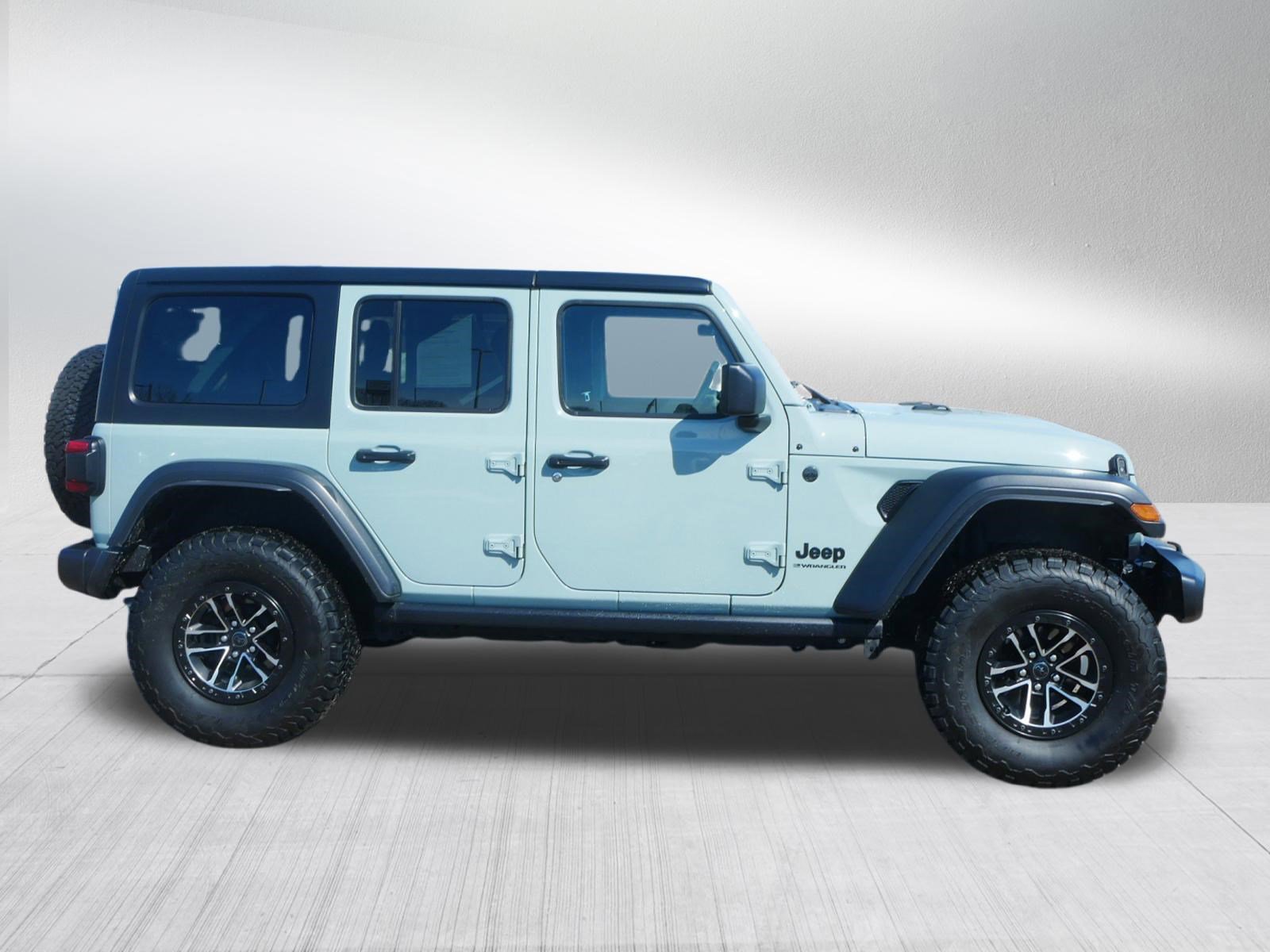 Used 2024 Jeep Wrangler Willys image 8
