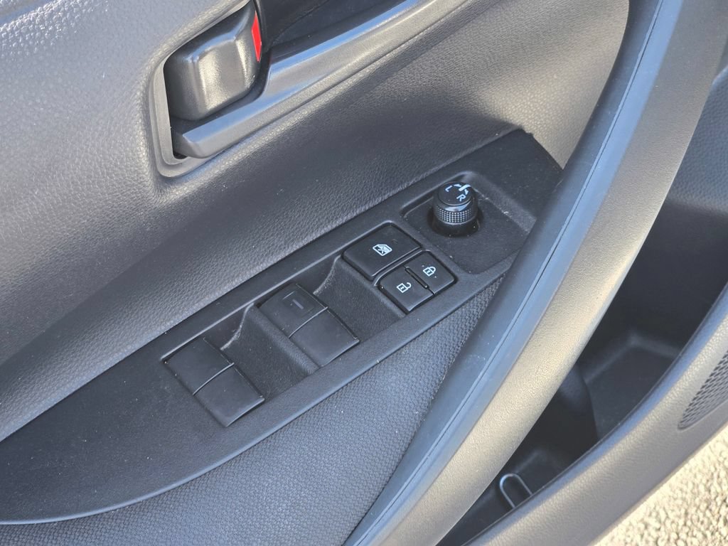 Used 2022 Toyota Corolla LE w/ Carpet Mat Package (TMS) FWD image 23