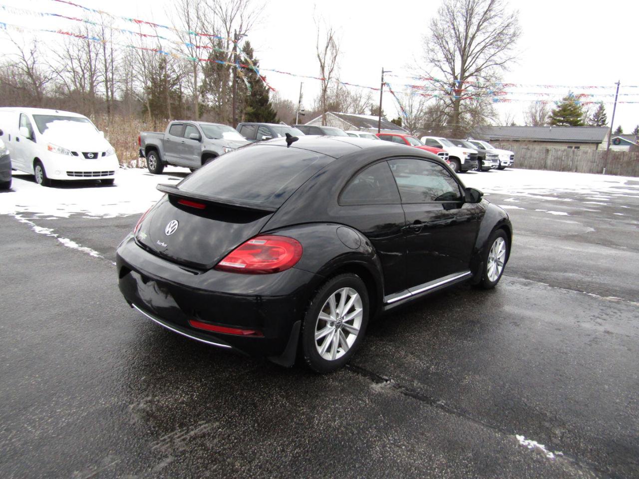 Used 2017 Volkswagen Beetle 1.8T SE FWD image 8