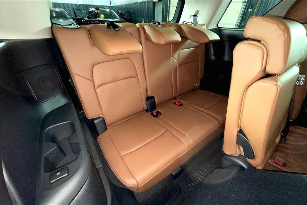 New 2026 Nissan Pathfinder Platinum w/ Accent Package FWD image 43