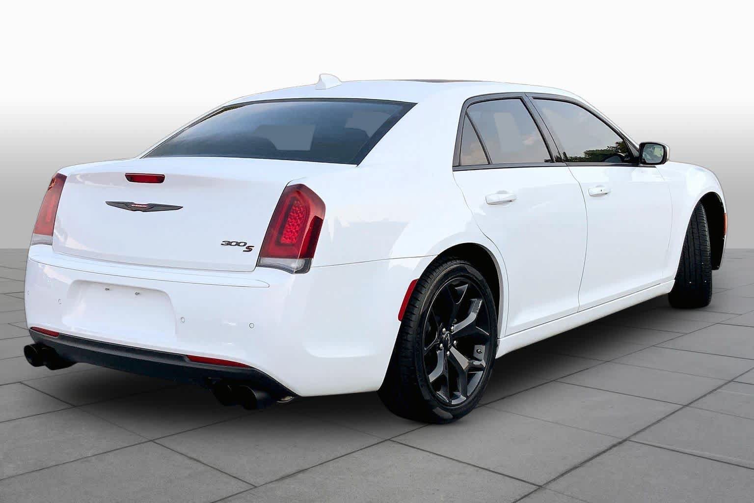 Used 2023 Chrysler 300 S w/ Comfort Group RWD image 13