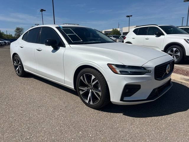Used 2023 Volvo S60 B5 Plus AWD/4WD video 1