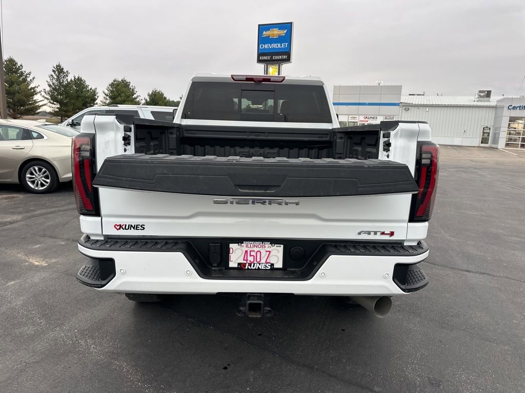 Used 2025 GMC Sierra 2500 AT4 w/ Technology Package image 14