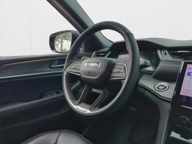 Used 2025 Jeep Grand Cherokee Limited 4xe image 28