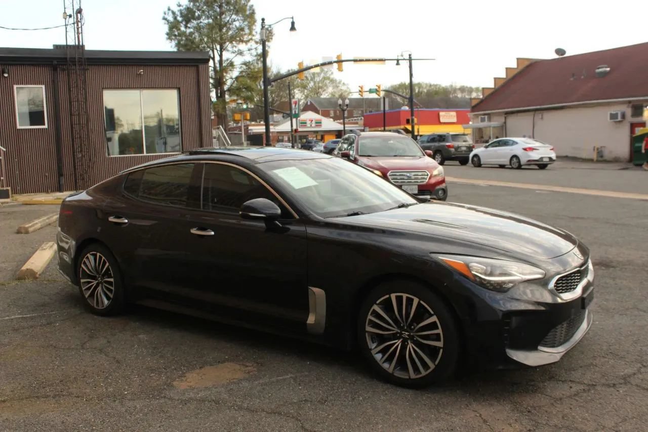 Used 2018 Kia Stinger Premium RWD image 9