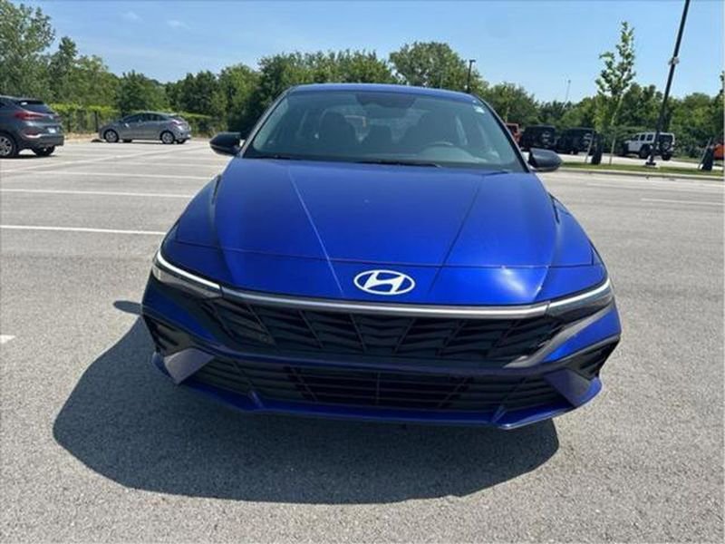 New 2025 Hyundai Elantra SEL image 8