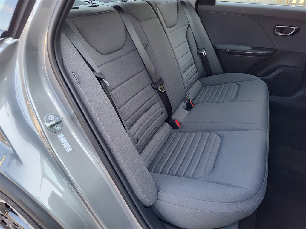 Used 2025 Kia K4 EX image 32