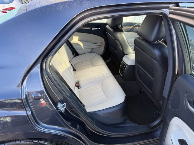 Used 2016 Chrysler 300 C Platinum w/ Safetytec Plus Group image 36