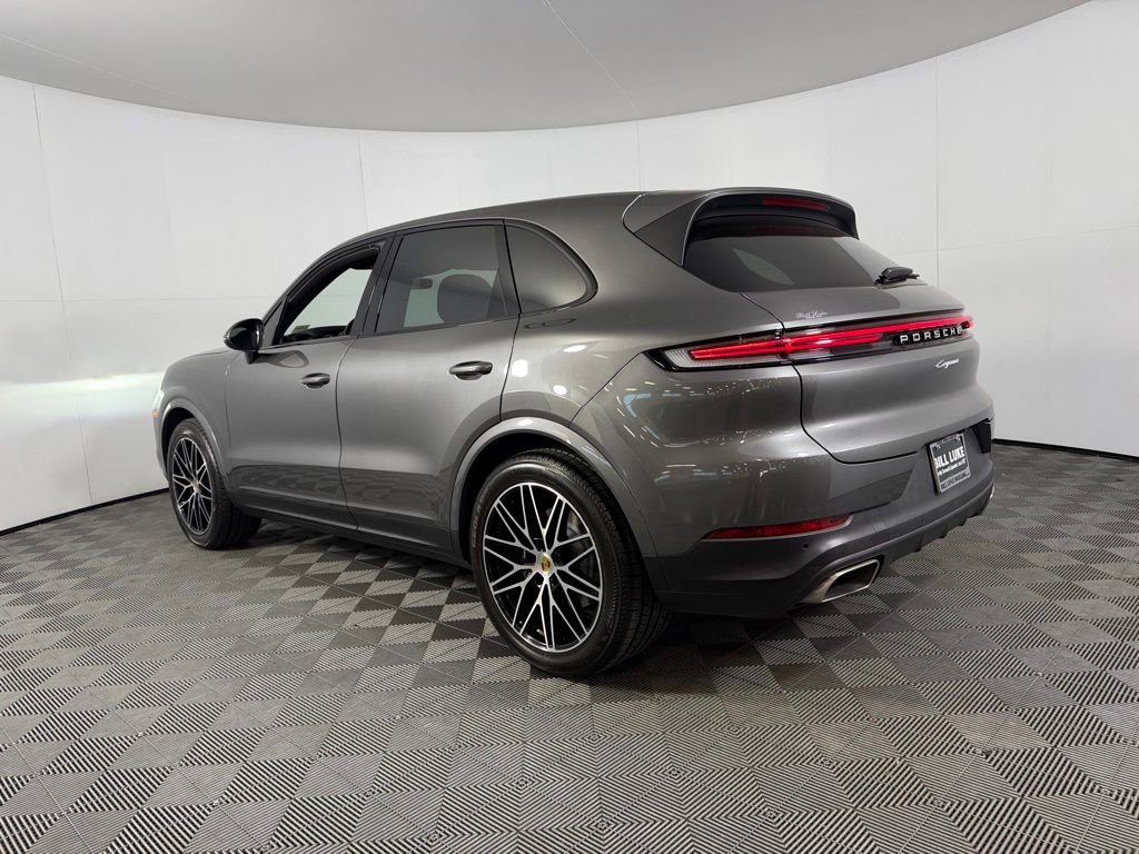 Used 2024 Porsche Cayenne AWD/4WD image 7