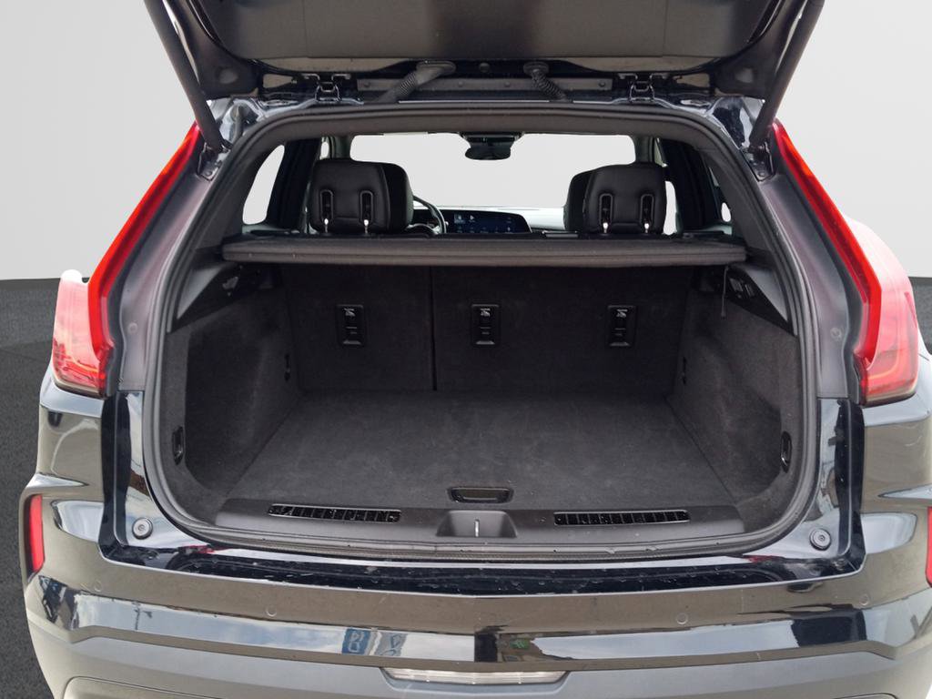 Used 2025 Cadillac XT4 Premium Luxury image 16