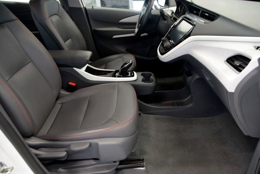 Used 2021 Chevrolet Bolt Premier w/ Infotainment Package image 29
