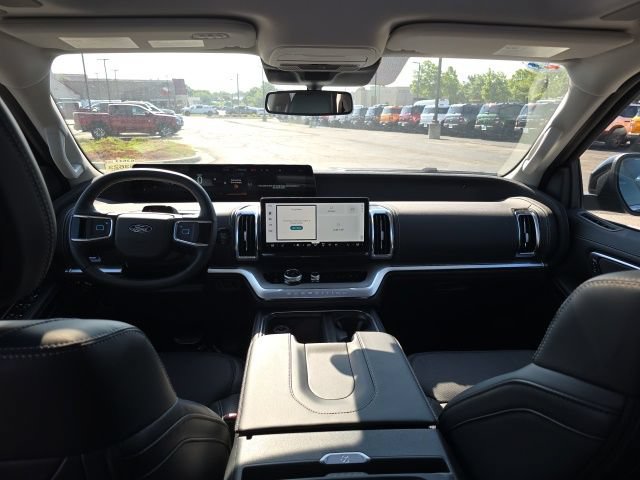New 2026 Ford Expedition Max Platinum w/ Driver's Package AWD/4WD image 14