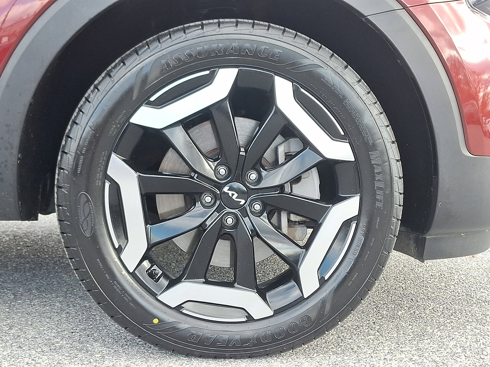 Used 2023 Kia Telluride EX w/ EX Captain's Chair Package image 8