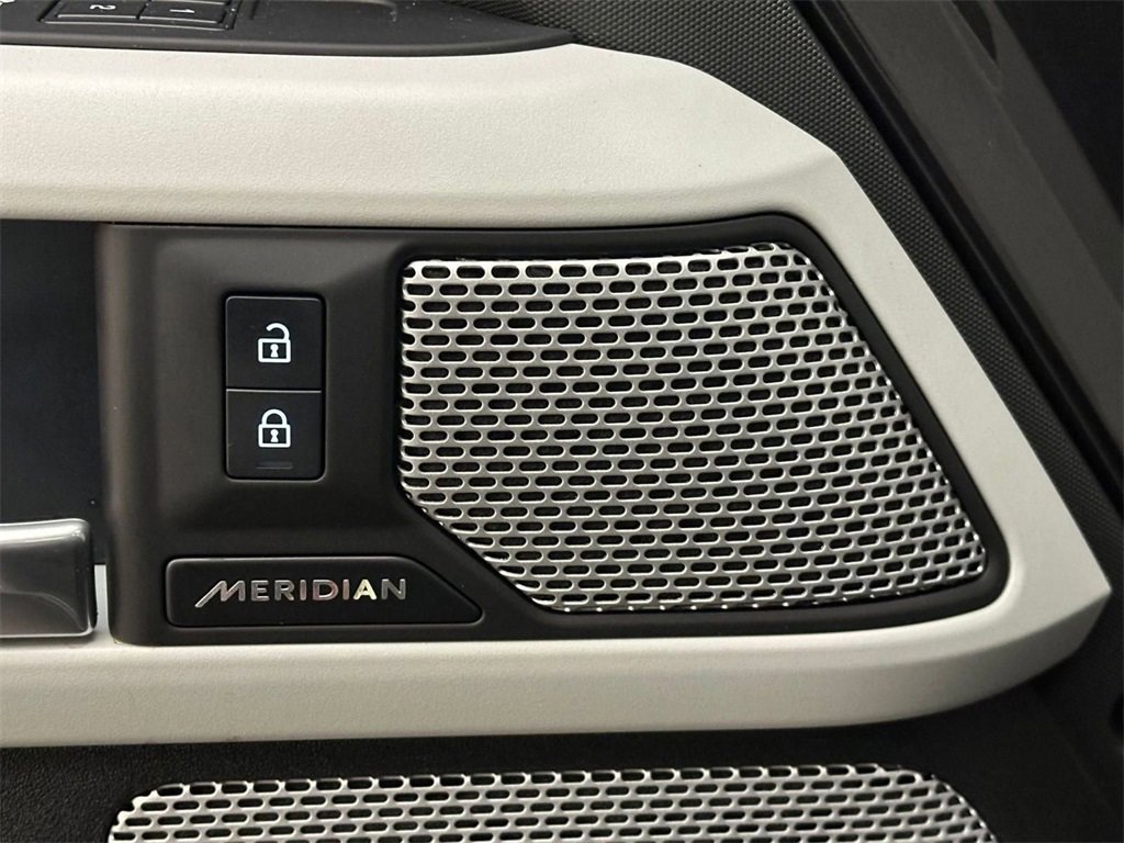 Used 2024 Land Rover Defender 130 S image 17