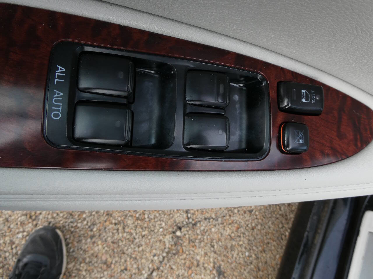 Used 2011 Toyota Avalon image 23