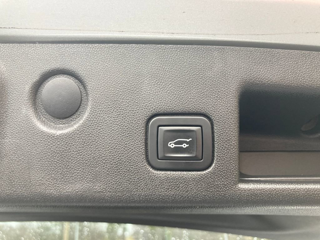 Used 2019 Chevrolet Equinox LT image 32