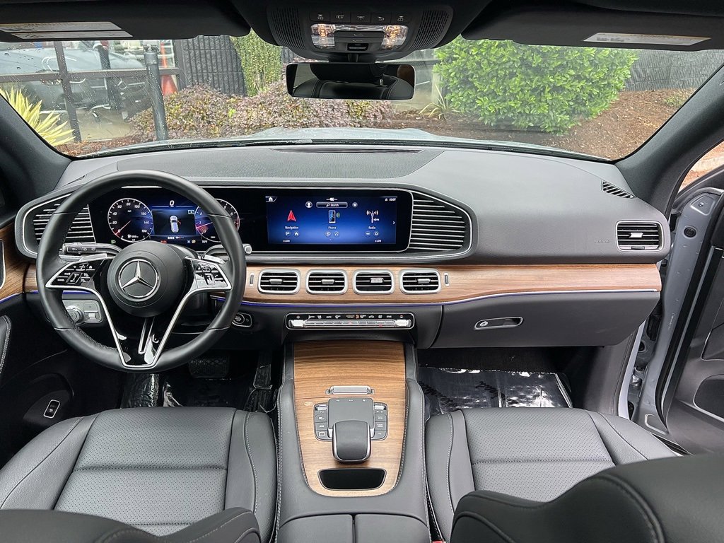Used 2025 Mercedes-Benz GLE 350 4MATIC w/ Winter Package image 34