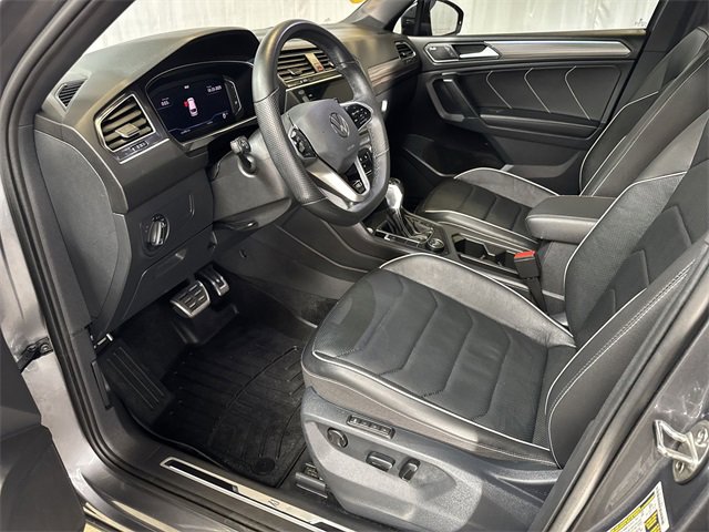 Used 2024 Volkswagen Tiguan SEL R-Line image 12