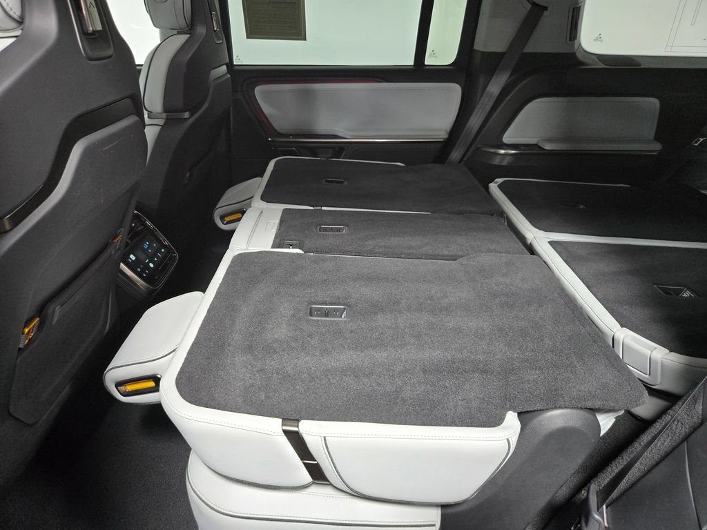 Used 2023 Rivian R1S Adventure AWD/4WD image 43