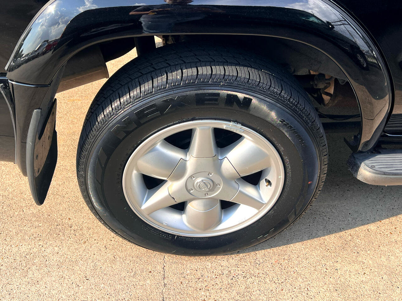 Used 2001 Nissan Pathfinder LE image 14