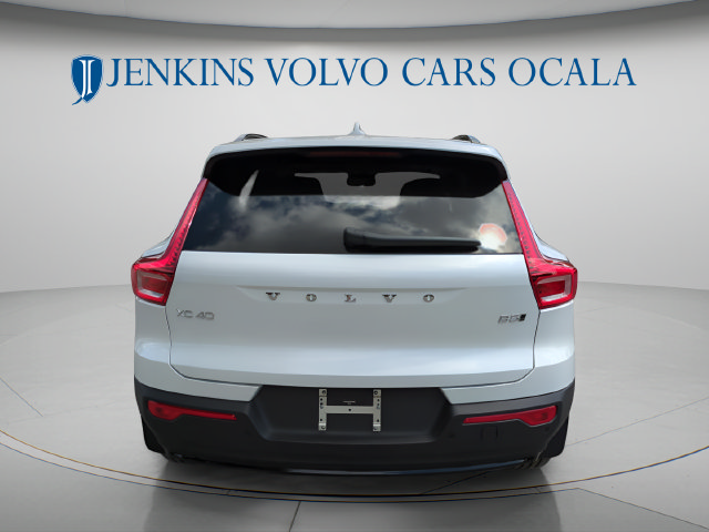 New 2026 Volvo XC40 B5 Plus w/ Protection Package Premier AWD/4WD image 4