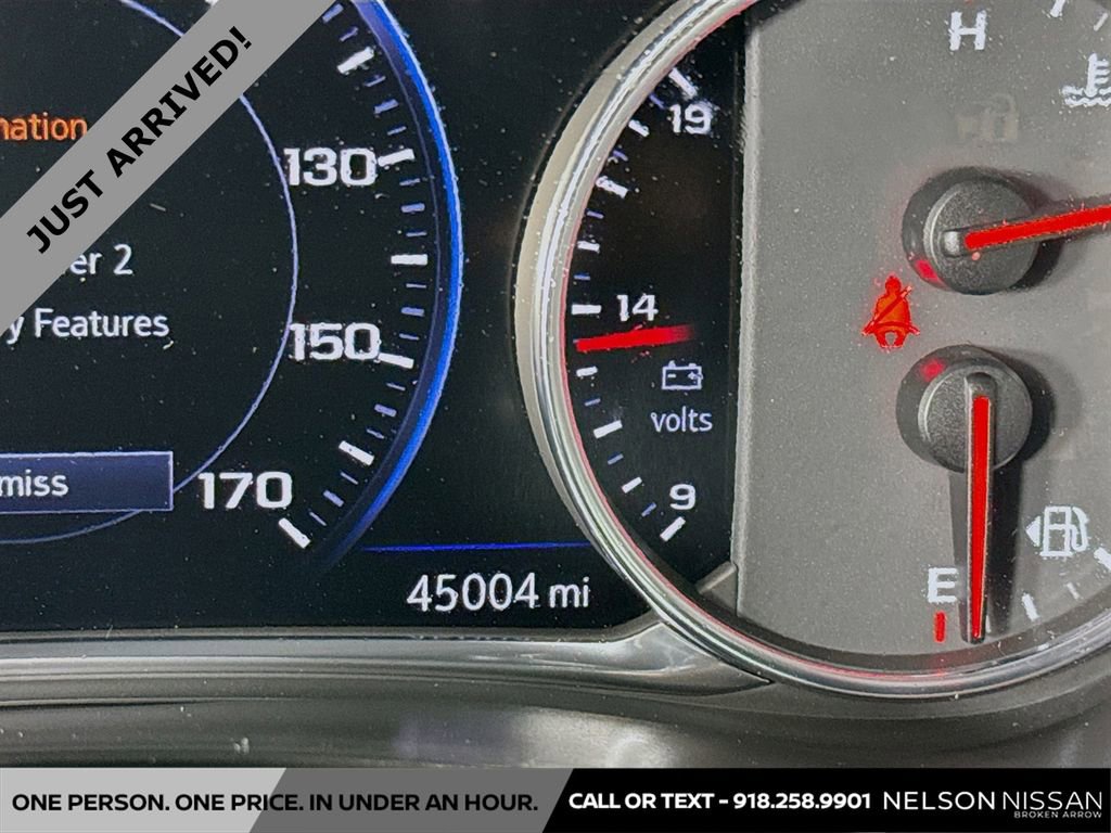 Used 2024 Chevrolet Traverse Premier w/ Redline Edition image 12