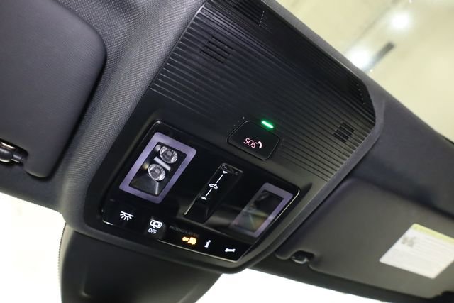 Used 2024 Volkswagen Golf R image 23