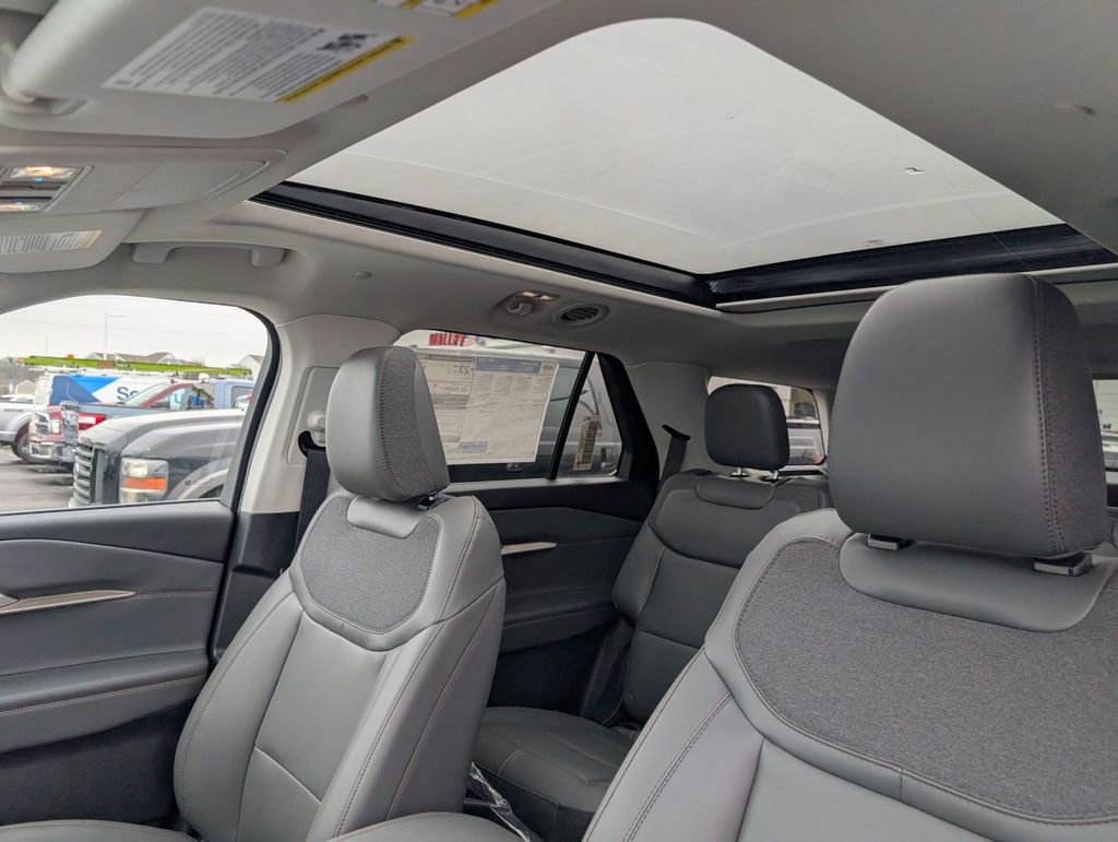 New 2026 Ford Explorer Active w/ Active Comfort Package image 5