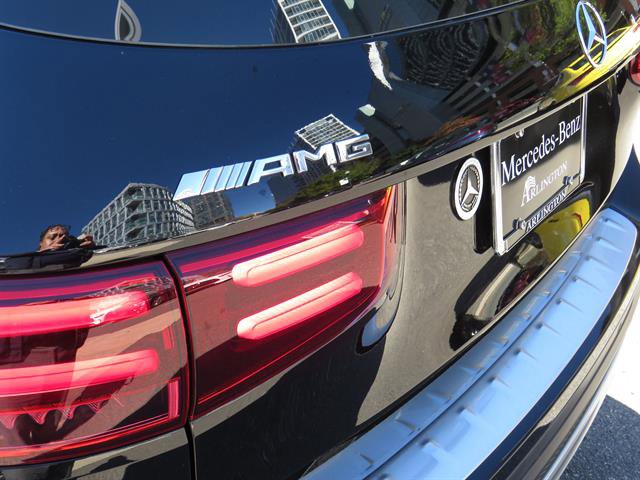 Used 2025 Mercedes-Benz GLB 35 AMG 4MATIC image 30