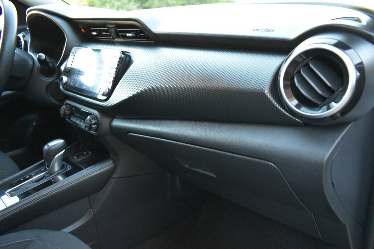 Used 2022 Nissan Kicks SV FWD image 20