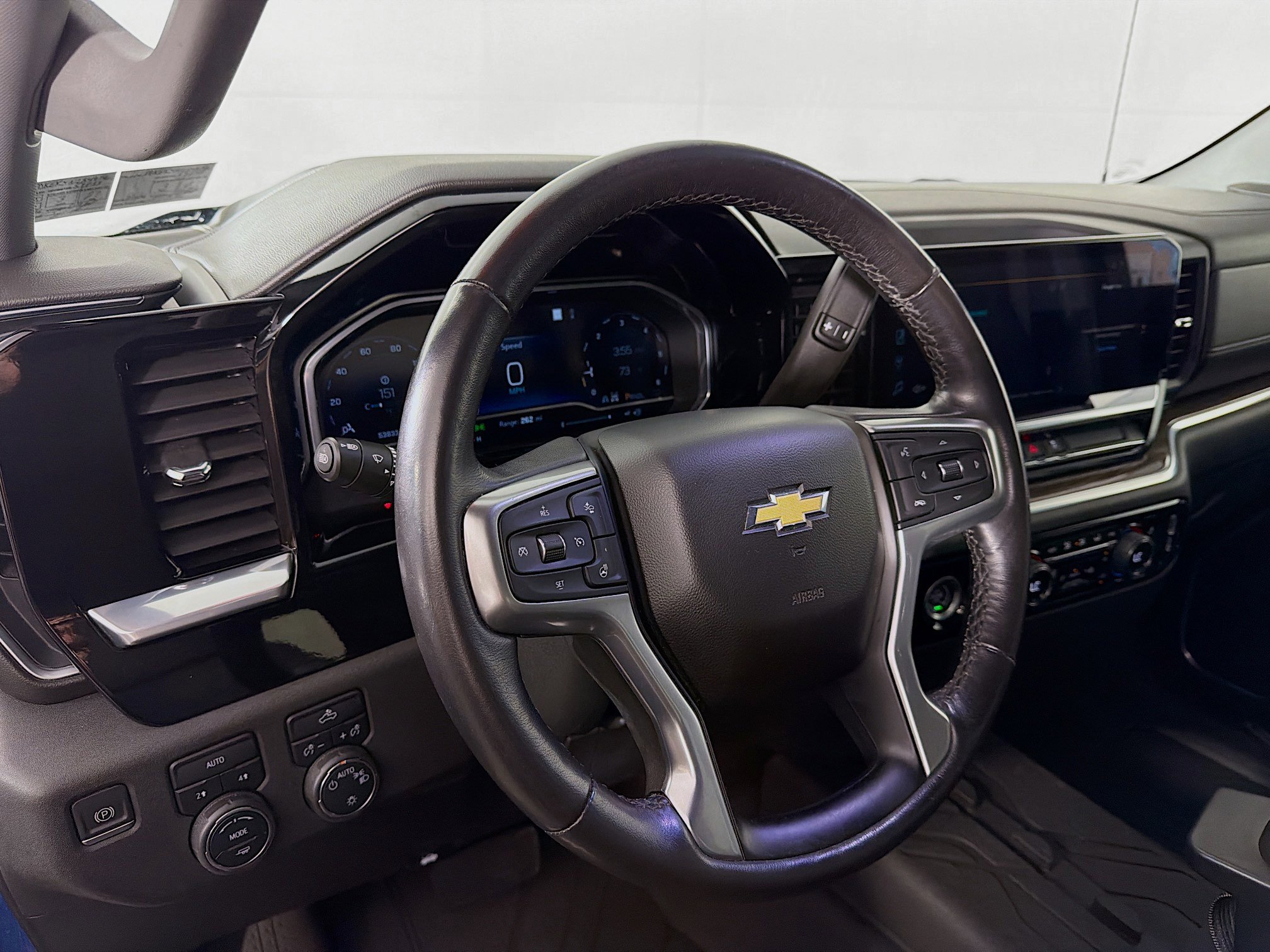 Used 2022 Chevrolet Silverado 1500 LT image 10