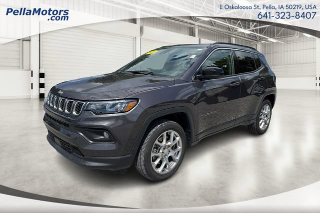 Used 2024 Jeep Compass Latitude AWD/4WD image 8