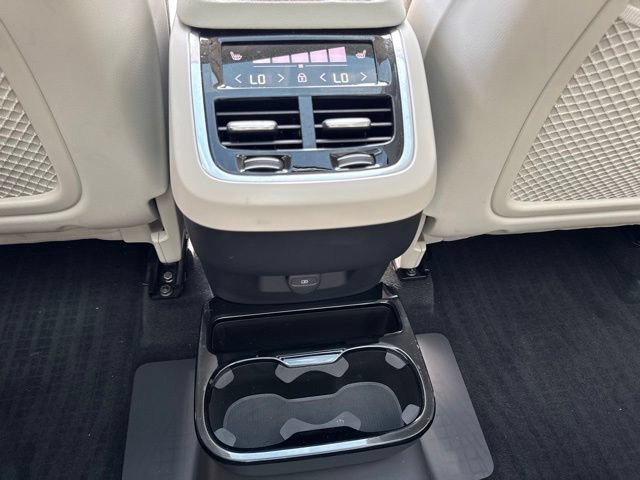 Certified 2023 Volvo XC90 B6 Plus w/ Protection Package AWD/4WD image 17