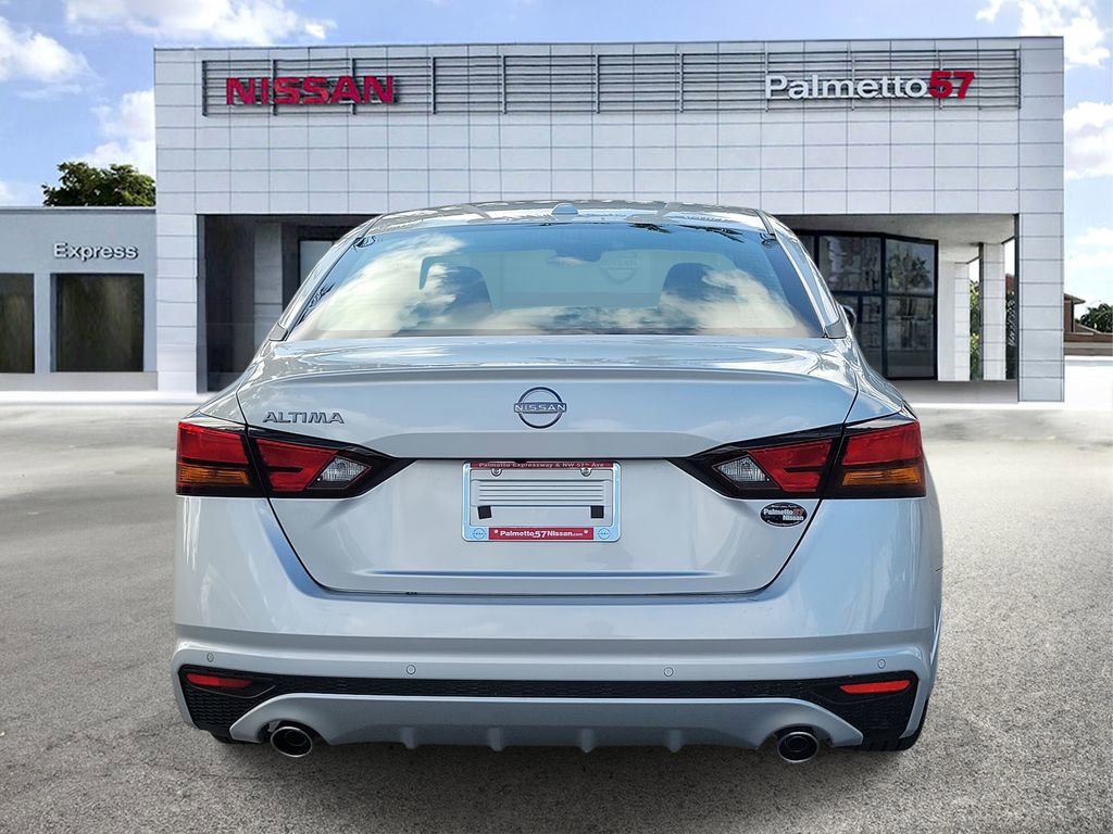 Used 2025 Nissan Altima 2.5 SV w/ SV Premium Package image 5