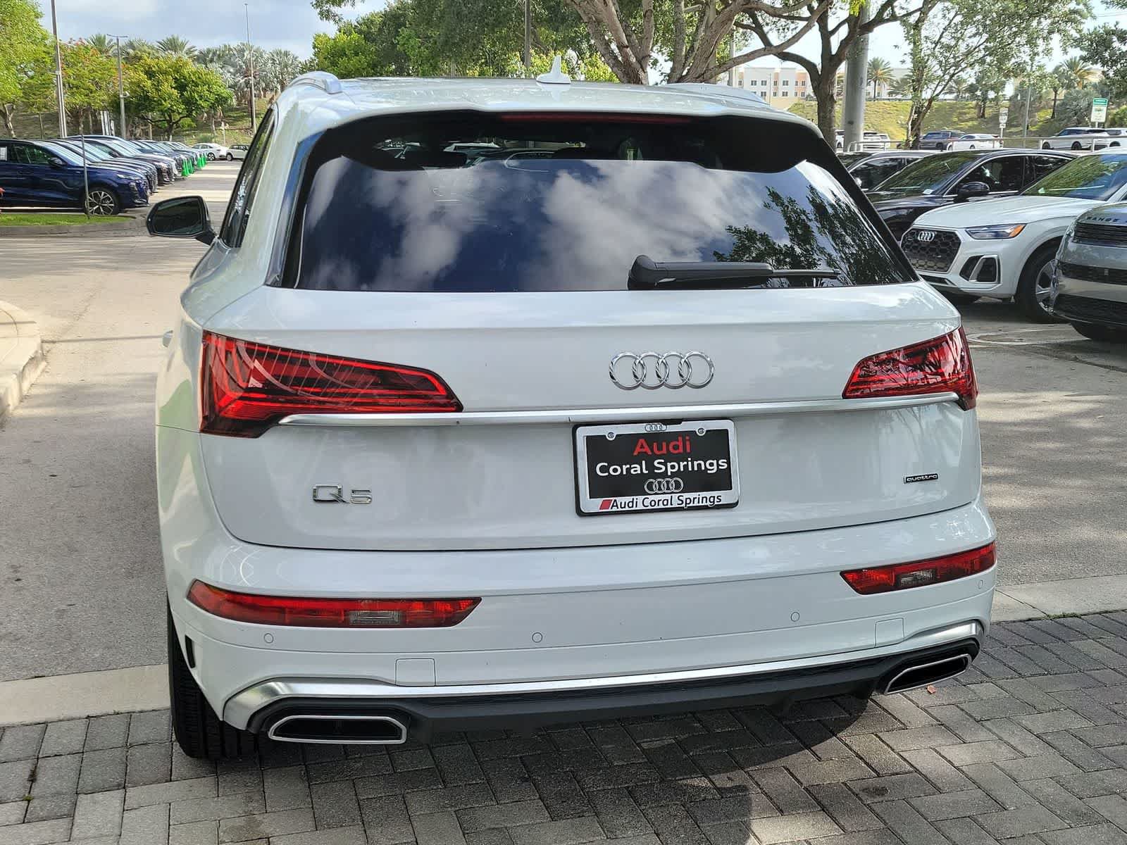Used 2023 Audi Q5 2.0T Premium w/ Convenience Package AWD/4WD image 12