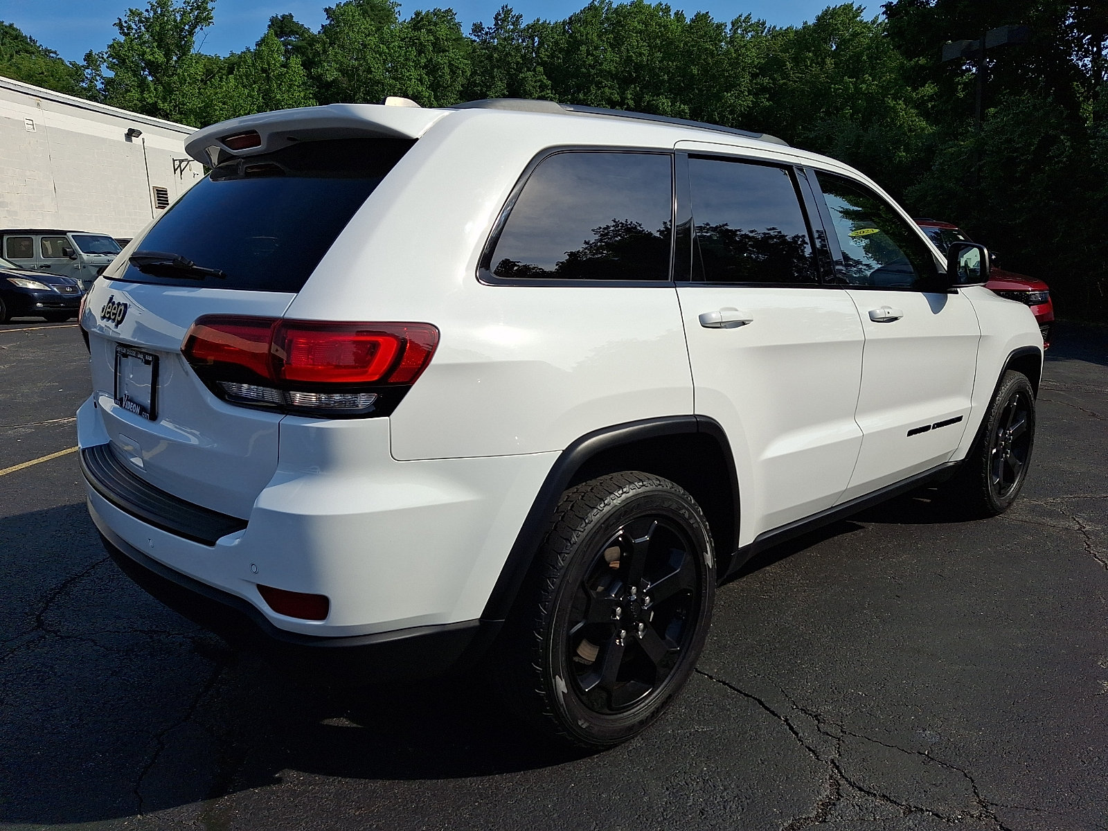 Certified 2019 Jeep Grand Cherokee Laredo AWD/4WD image 6