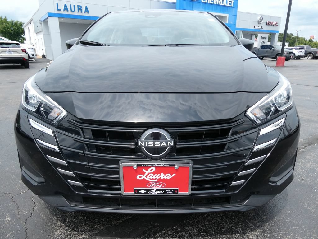 Used 2024 Nissan Versa SV w/ Trunk Package FWD image 9