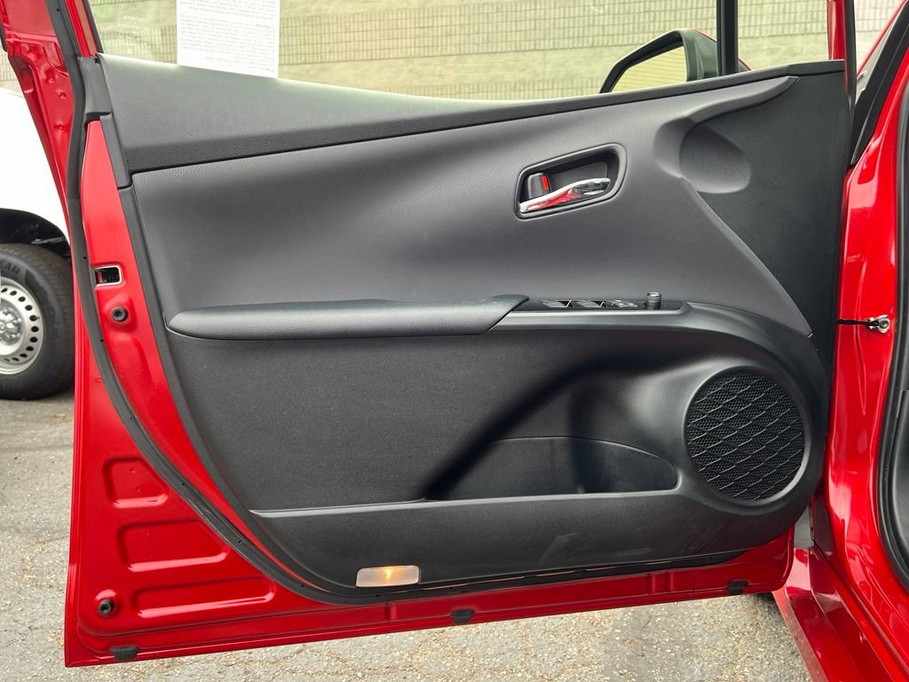 Certified 2022 Toyota Prius LE FWD image 37