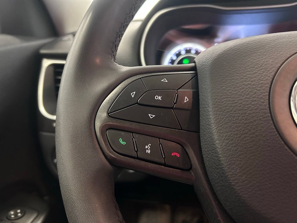Used 2022 Jeep Cherokee Trailhawk w/ Premium Leather Package AWD/4WD image 10