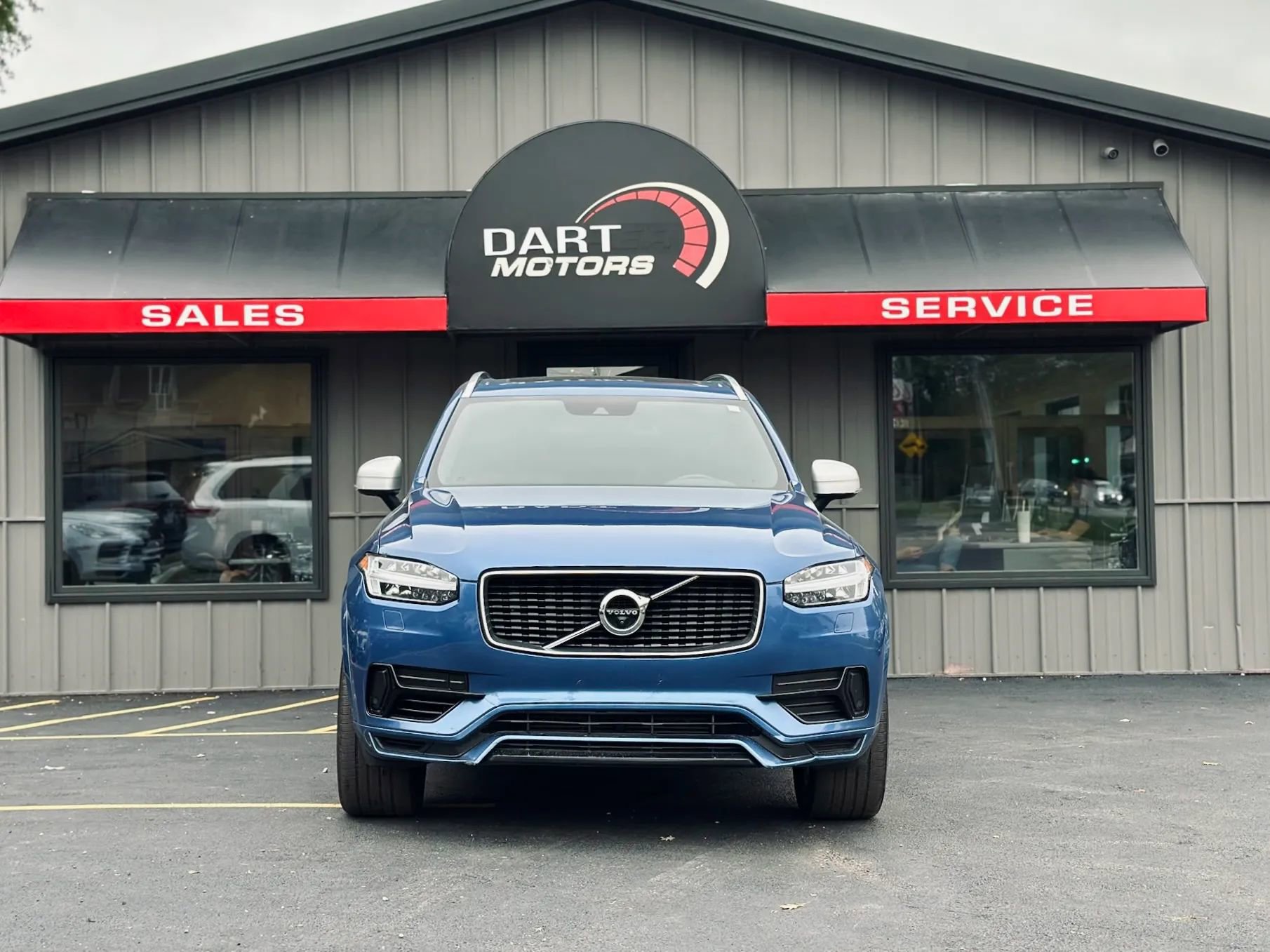 Used 2016 Volvo XC90 T8 R-Design image 2