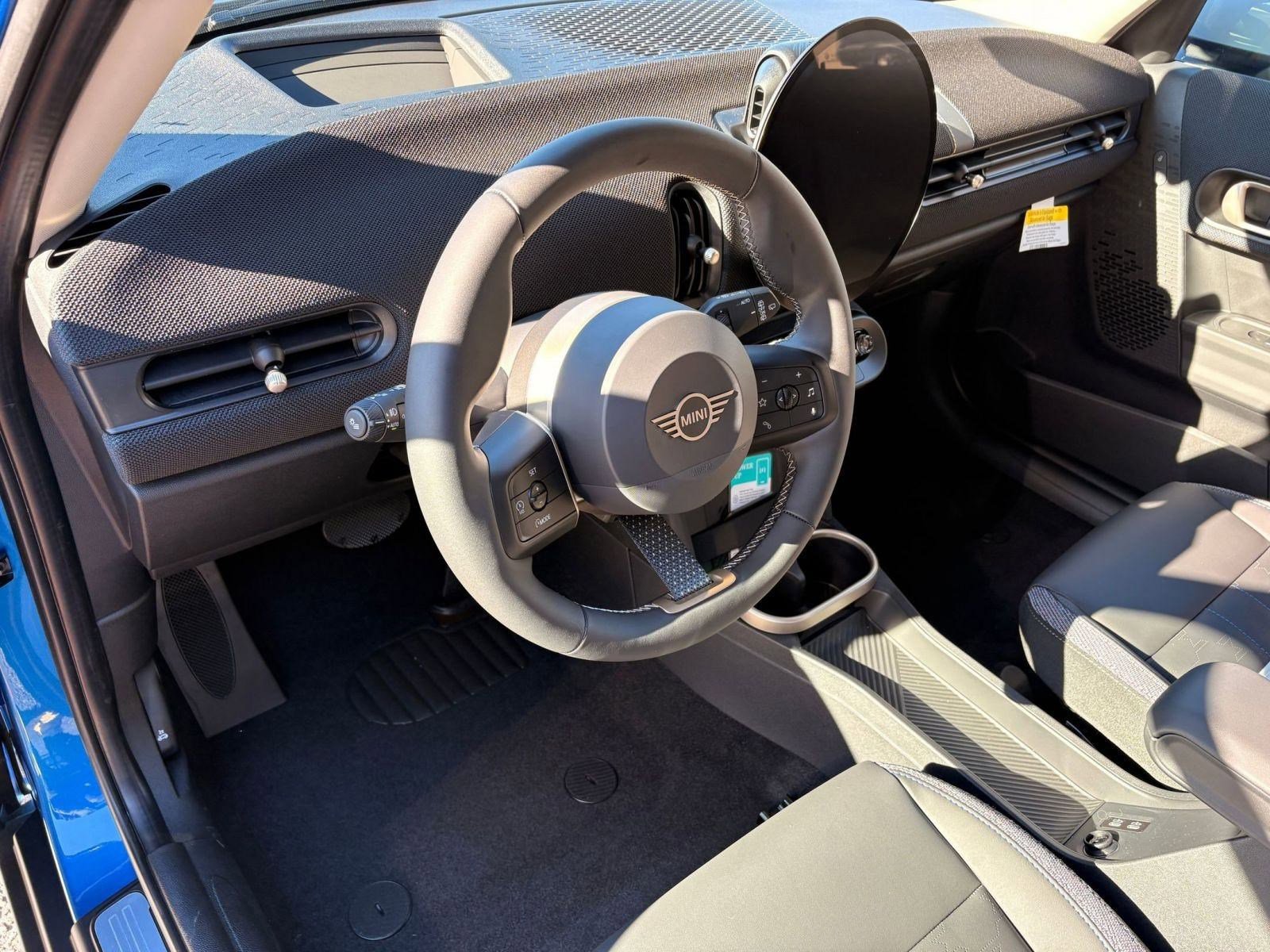 New 2026 MINI Cooper 4-Door Hardtop image 4