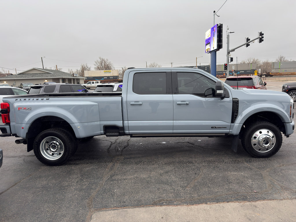 Used 2025 Ford F450 Platinum w/ FX4 Off-Road Package image 5